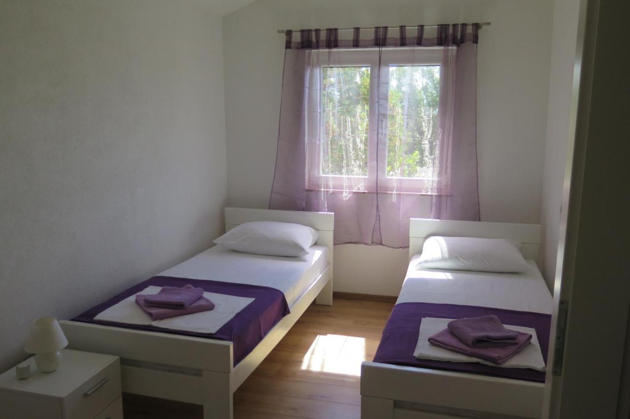 Lumbrela Apartments Starigrad Paklenica Exterior photo