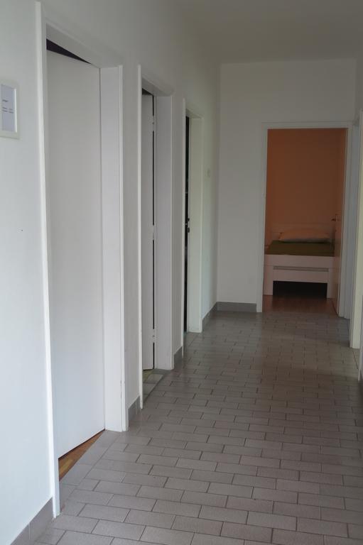 Lumbrela Apartments Starigrad Paklenica Exterior photo