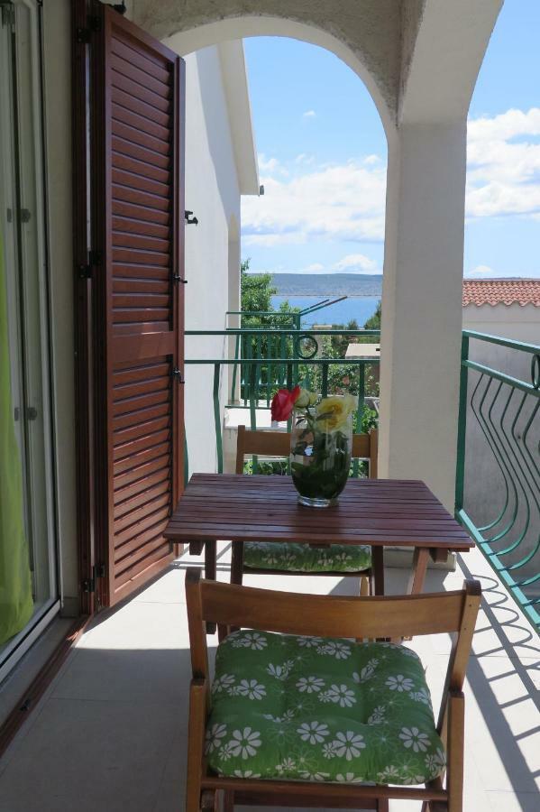 Lumbrela Apartments Starigrad Paklenica Exterior photo